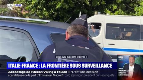 La Fronti Re Franco Italienne Plac E Sous Haute Surveillance Sur Fond