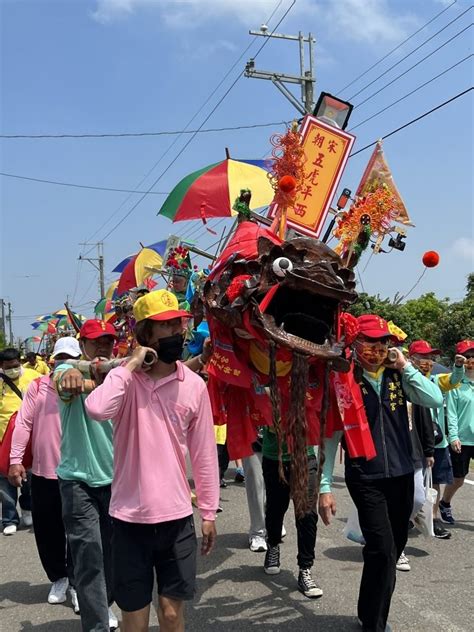 百足真人大戰青盲蛇！臺灣最可愛又傳奇的蜈蚣陣 國家地理雜誌官方網站｜探索自然、科學與文化的最佳權