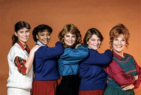 The Facts Of Life Nancy Mckeon Kim Fields Lisa Whelchel Mindy Cohn Charlotte Rae Season 5