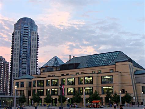 Mississauga Central Library - Scenic Views