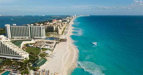how long is the flight from chicago to cancun