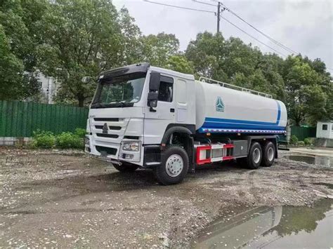 Sinotruk HOWO 10000 Liter Water Tank Truck Price Stainless Steel Water