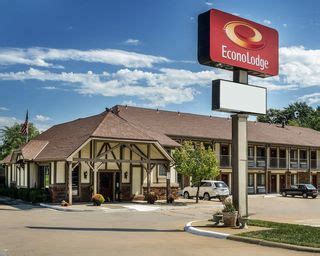 Econo Lodge® University hotel Lawrence, KS hear U of Kansas