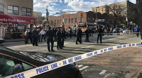 New York Polizia Spara E Uccide Un Afroamericano Disarmato