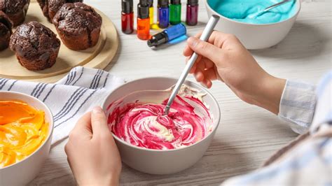 Why You Should Always Use Gel Food Coloring For Vibrant Buttercream