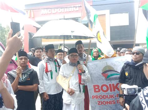 Demo Depan Mcd Warga Serukan Boikot Produk Israel