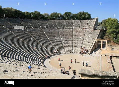 Altes Theater Von Epidavros Fotos Und Bildmaterial In Hoher Aufl Sung