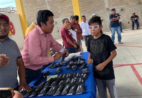 Fundaci N Nino Entrega Lentes Gratis A Familias De San Miguel Tlacotepec