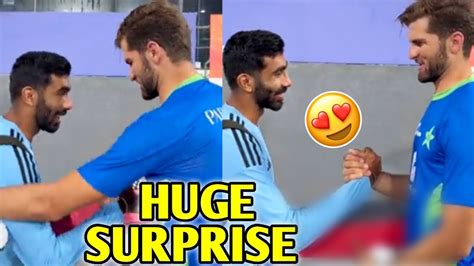 Shaheen Afridi Gives Jasprit Bumrah A Big Surprise T 😍🔥 Shaheen Afridi Jasprit Bumrah Ind Vs