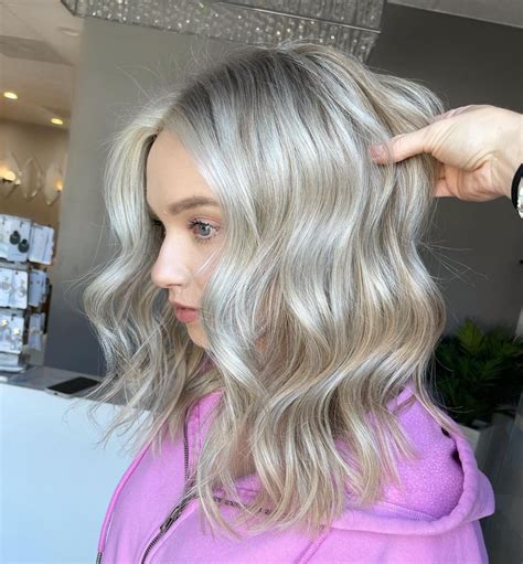 Shoulder Length Blonde Hair Ideas For Radiant And Refined Look