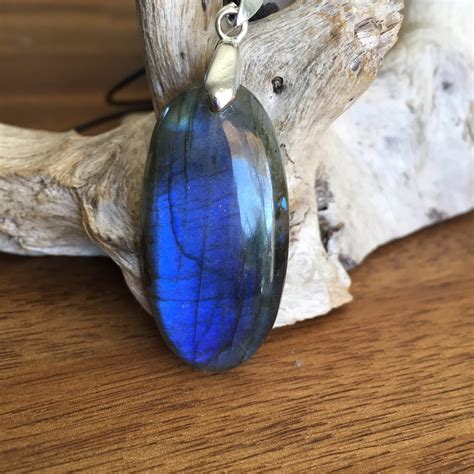 Pendentif LABRADORITE Lithothérapie chakras Pierres Indigo