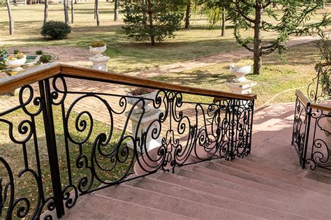 30 Porch Railing Ideas You Can Do This Weekend (with Pictures) - Homenish