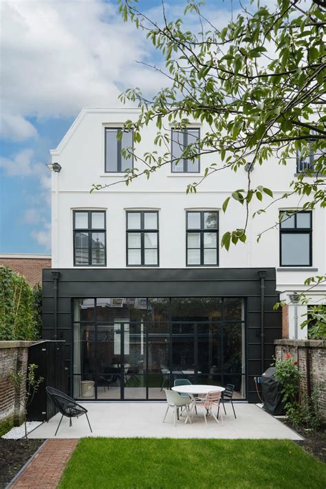 Moderne Aanbouw In Zwart Zink Jaren 30 Architect