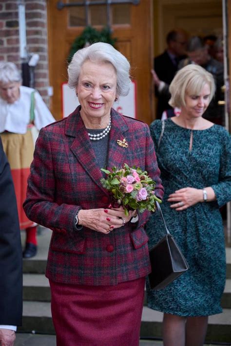 Benedikte de Danemark au Bazar de Noël de léglise de Suède Noblesse