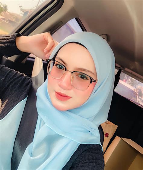 Malay Beautiful Hijaber Asyiqin Khairi Cute Pemuja Wanita