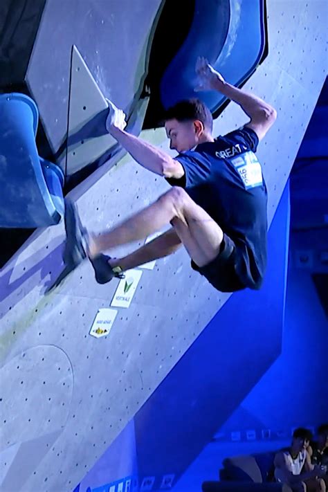 Toby Roberts Wins Gold In Brixen World Cup Boulder Climber Magazine