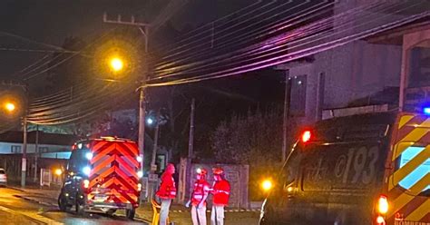 VÍDEO Motociclista morre após colisão carro no Vale do Itajaí