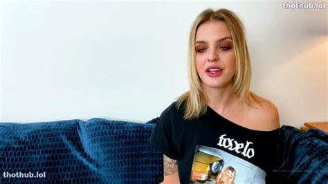 Watch Emerald Solo Try On Striptease Porn SpankBang