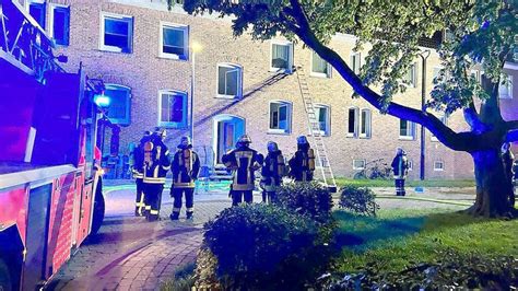 Zimmerbrand in Emden Feuerwehr löscht Kellerbrand und evakuiert