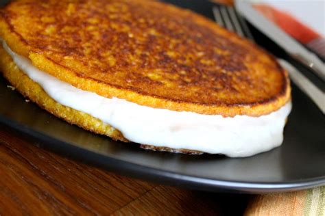 Venezuelan Cachapas with Queso de Mano Recipe + VIDEO - EnriLemoine