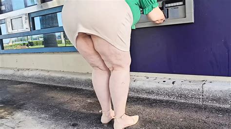 Jamdown26 Stranger Approached Me In Parking Lot And Started Eating My Pussy After I Fell For