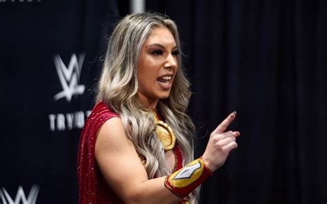 Thea Hail Officially Signs With Wwe