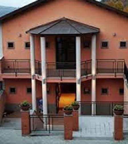 Rocca Di Papa Il Teatro Civico Chiude Calcagni Non Lo Consentiremo