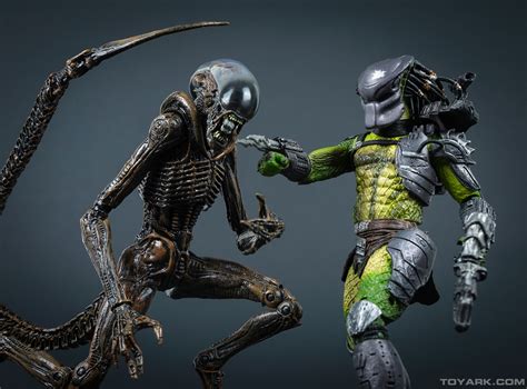 NECA Predator Series 13 Renegade Predator Toyark Photo Shoot The