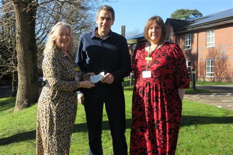 Holy Cross Hospital Haslemere Receives Record Donation From Boxing Day Run