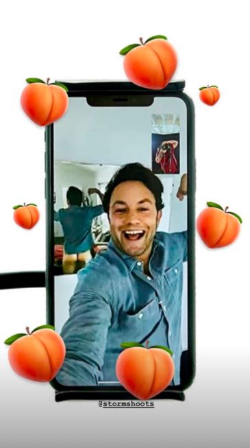 AusCAPS Jonathan Sadowski Nude On Instagram