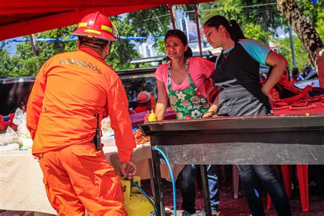 Porttada On Twitter Nacionales Un Equipo De Procivilsv Se