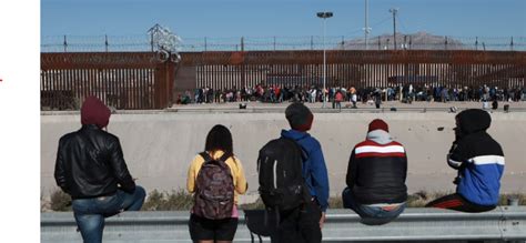 Archivo El Grupo De Migrantes Protest Por Unas Dos Horas Sin Pasar