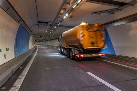 Un Clairage De Tunnel Intelligent Am Liore La S Curit Et R Duit Les