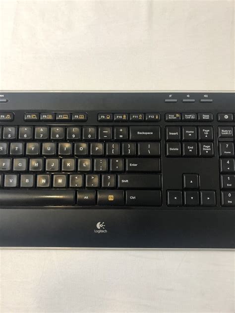 Logitech K520 Wireless Keyboard No Usb Receiver And Wireless Mouse Wusb Receiver Ebay