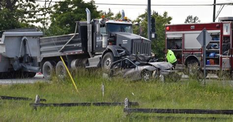 Fatal Crash Involving Dump Truck Closes Stretch Of Langley Road Bc Globalnews Ca