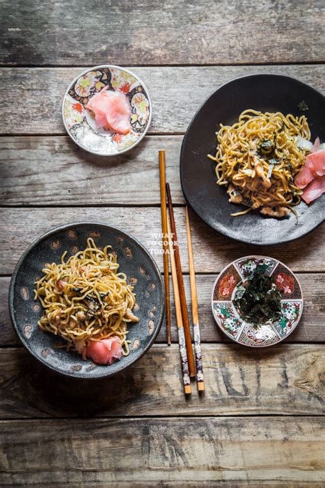 Easy Yakisoba (Japanese Stir-fried Noodles with Pork and Vegetables)