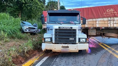 Carreta Descontrolada Acerta Veiculo Em Sorriso Mt Power Mix