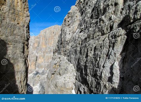 Über Berg Delle Bocchette Alte über Ferrata in Den Dolomiten Stockbild