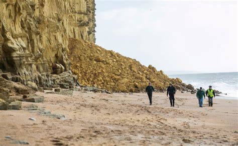 West Bay Cliff Collapse Photos Show Aftermath After 1 000 Ton Rockfall At Broadchurch Filming