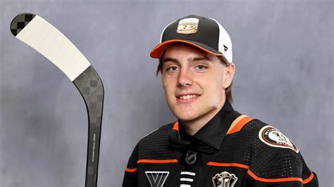 Ducks Draft Leo Carlsson Second Overall Anaheim Ducks