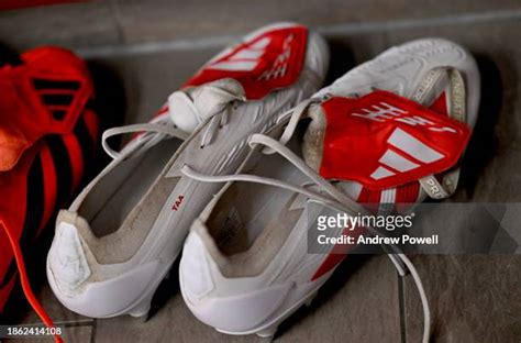 Liverpool Boot Room Photos Et Images De Collection Getty Images