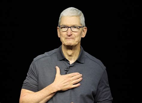 Apple Ceo Tim Cook Shares ‘detailed Succession Plan In Rare Interview Observer