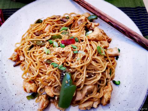 Chow Mein De Pollo Y Verduras En Minutos Caracol Viajero