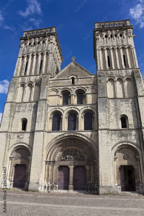 Eglise De La Sainte Trinite Abbaye Aux Dames Caen Basse Norma Stock