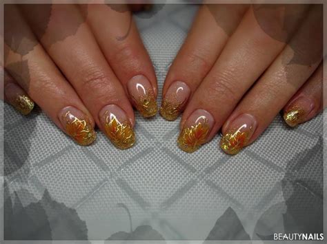 Herbstnägel Nageldesign 100 Bilder 2025 Herbst Nailart Galerie