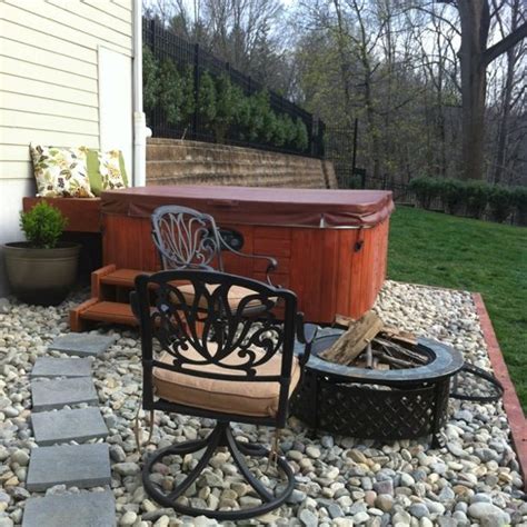 Hot Tub At The Bottom Of Deck Stairs Gravel Hot Tub Patio Hot Tub