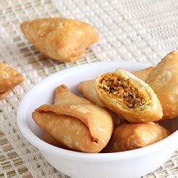 Dry Kachori Recipe - Crispy Kachori Stuffed with Spicy Dry Masala