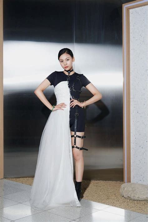 2021 10 14 Arenakorea IG Fashion White Formal Dress Dress