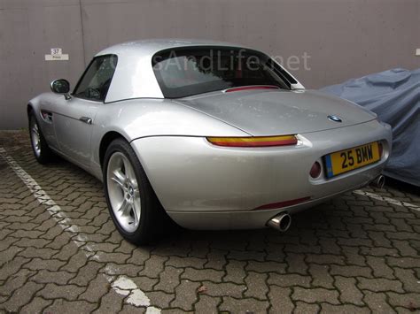 WhatWasThatCar? WWTCar.com: James Bond's Car BMW Z8