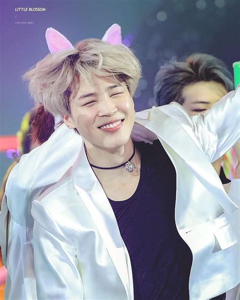 10 Pesona Jimin BTS Yang Baik Hati Bak Peri